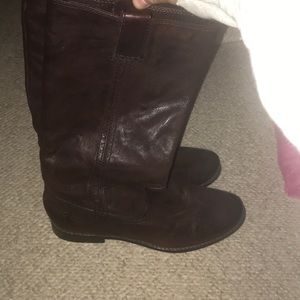 Authentic FRYE Boots in dark brown
